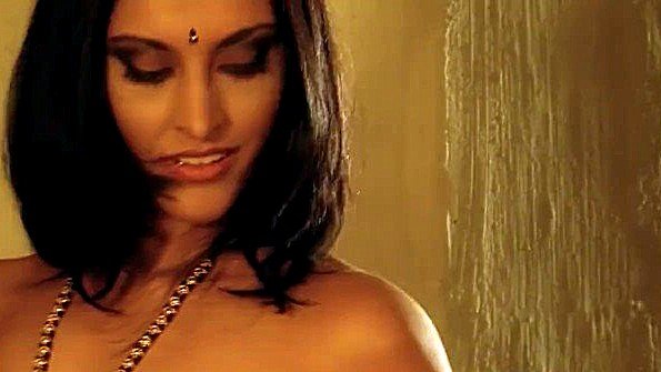 Индианка способна станцевать роскошный стриптиз