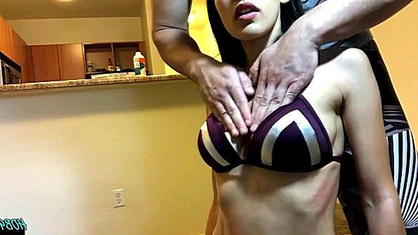 Деваха вынуждена долго ласкать хуй по-разному