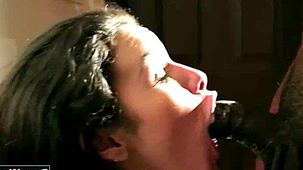 Негры вставляют хуи во рты баб в подборке