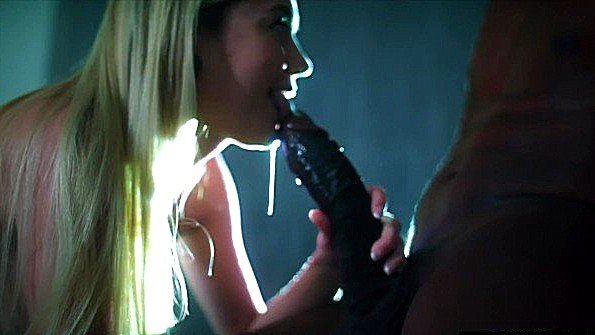 Встреча с негром продолжилась грубым трахом