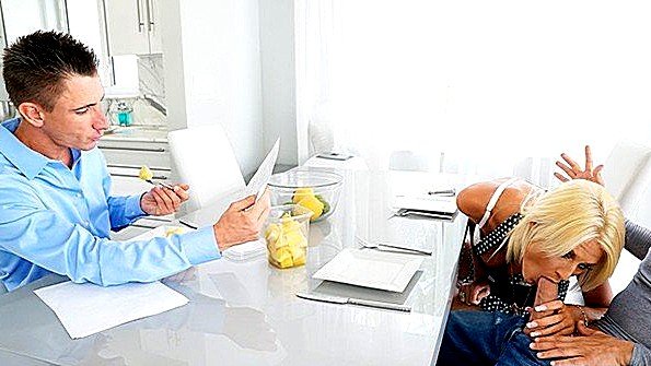 Мать поговорила с сыном и согласилась поебаться