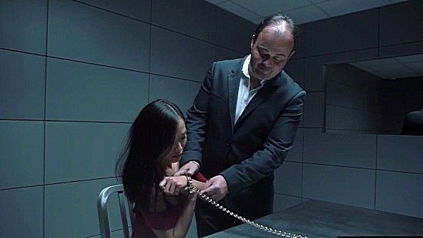 Привел азиатскую преступницу в дом и оттрахал там