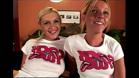 Две блондинки на пару отсосут хуй пацана