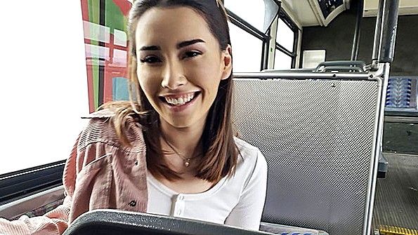 Показ прелестей на улице закончился еблей на дому