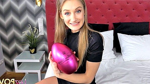 Похотливые сучки пытаются поймать вместе кайф