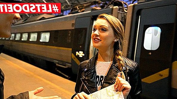 Разделся догола перед девкой и уговорил на трах