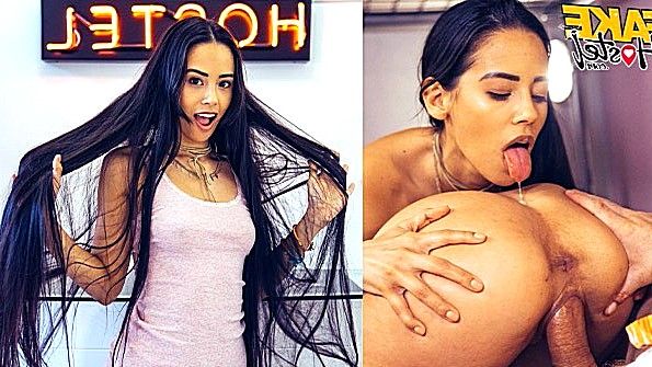 Секс двух девиц в хостеле с мужиком до изнеможения