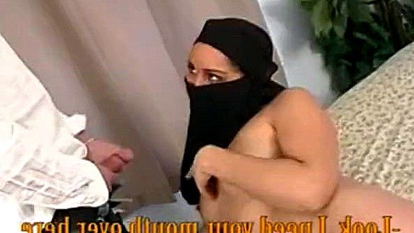 Арабская любительница не устояла перед еблей
