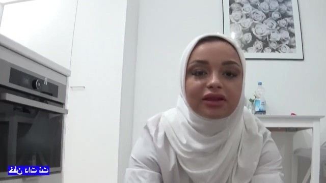 Зрелая египтянка в хиджабе сосет член и лижет очко мужу