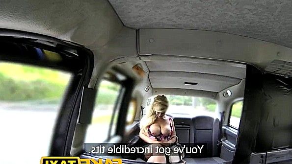 Сиськастая потаскуха вынудила таксиста поебаться