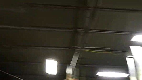 Толпа работников ебет офисную бабу на заводе