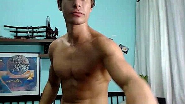 Парень установил камеру и оттрахал перед ней подругу