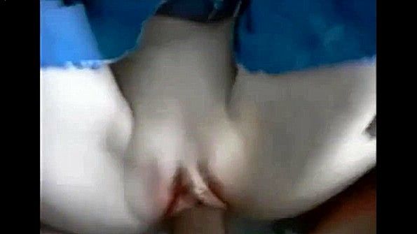 Порвал джинсы на рыжей сучке и оттрахал в задницу